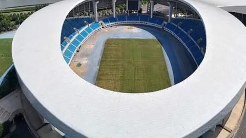 英联杯激战：阿申纳3-2绝杀水晶宫